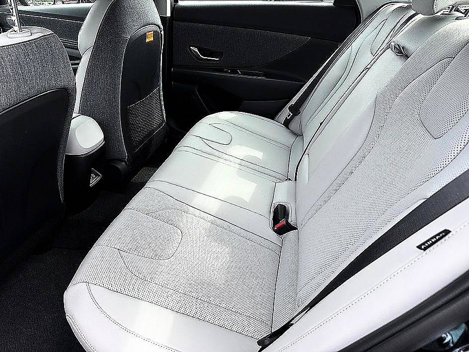 New 2026 Hyundai Elantra Limited FWD image 6