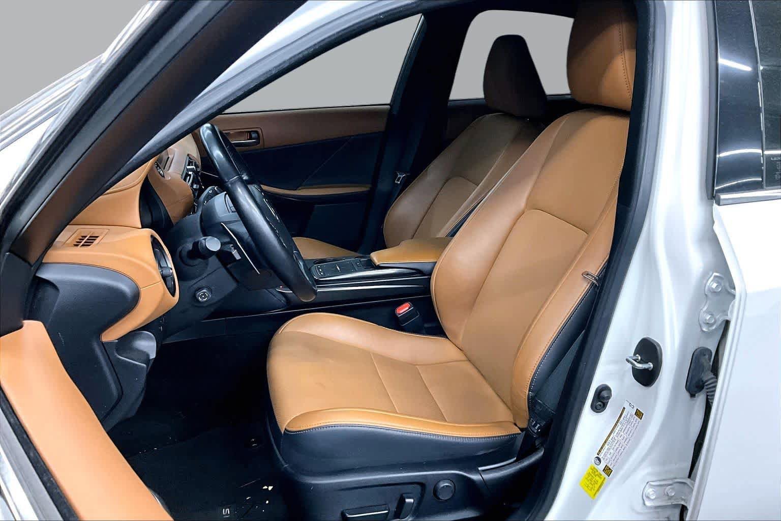 Used 2023 Lexus IS 300 w/ Premium Package RWD image 7