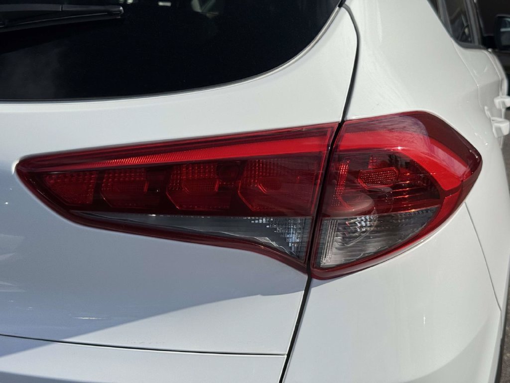 Used 2018 Hyundai Tucson SE FWD image 11