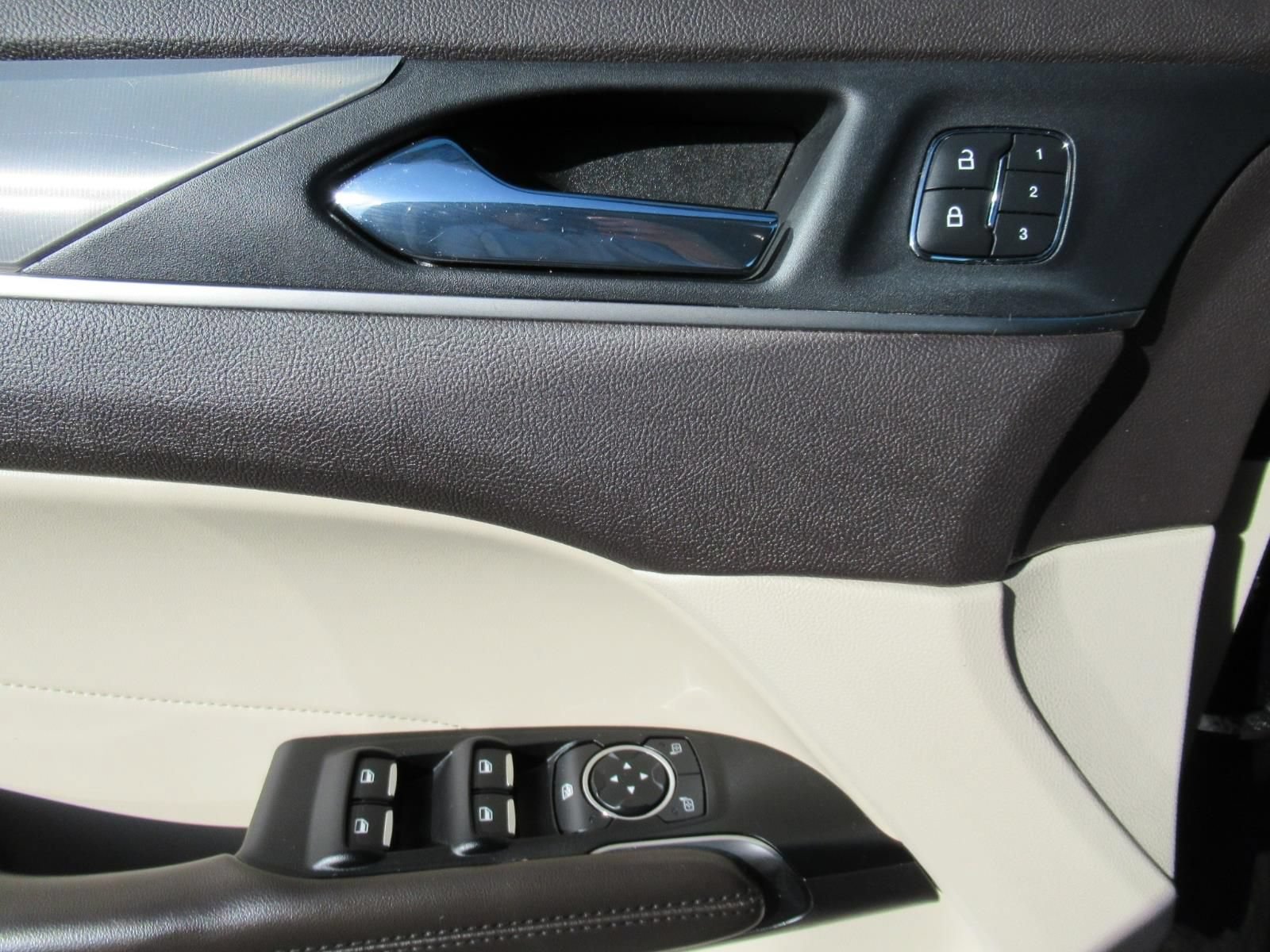 Used 2019 Lincoln MKC Premiere FWD image 22