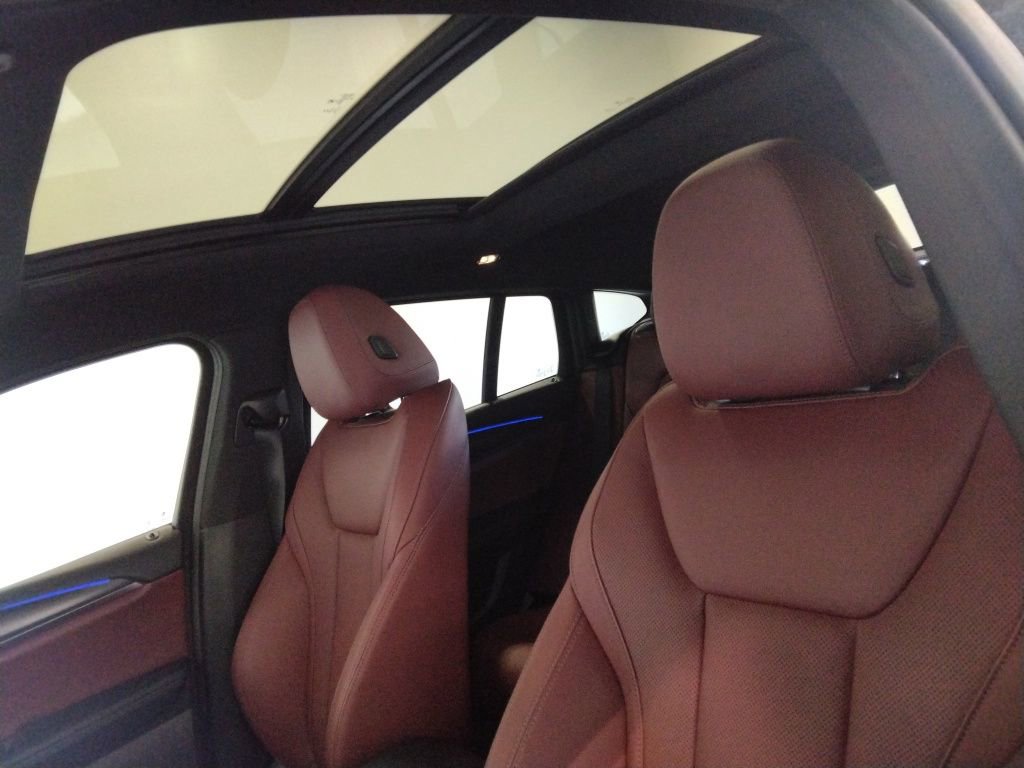 Used 2023 BMW X4 xDrive30i image 28