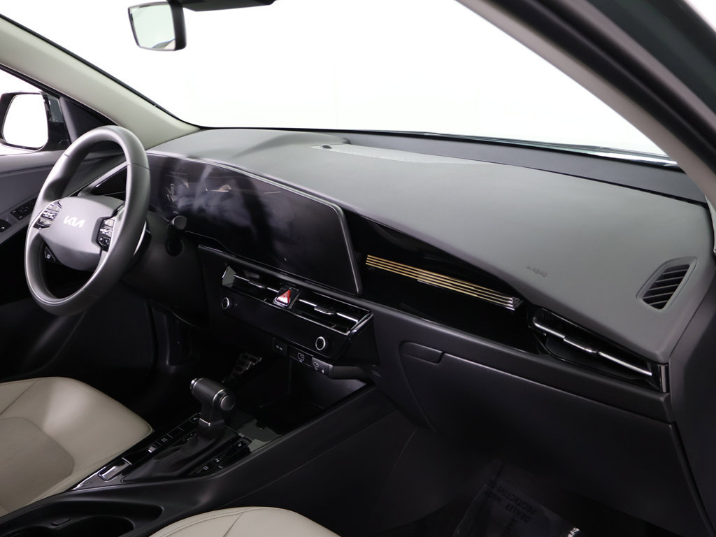 Used 2023 Kia Niro EX Touring FWD image 29