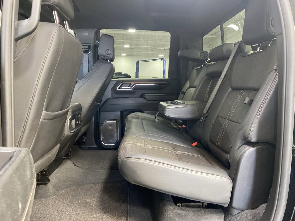 Used 2025 Chevrolet Silverado 3500 High Country AWD/4WD image 33