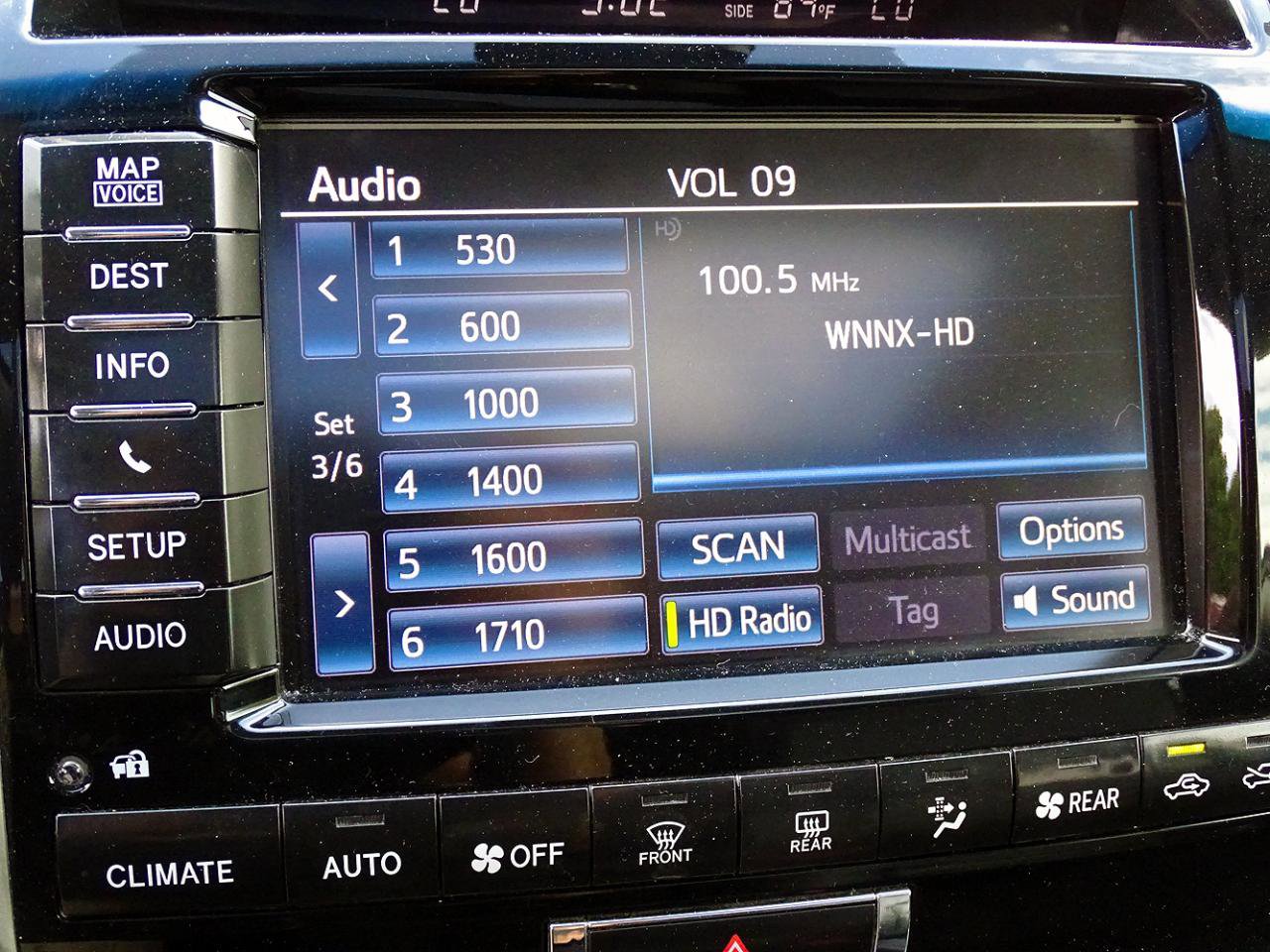 Used 2015 Toyota Land Cruiser AWD/4WD image 50