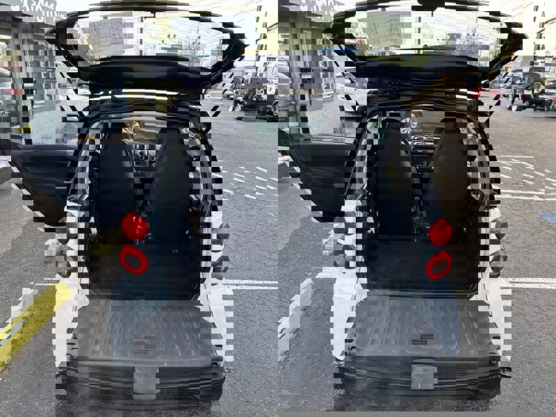 Used 2015 smart fortwo pure image 18