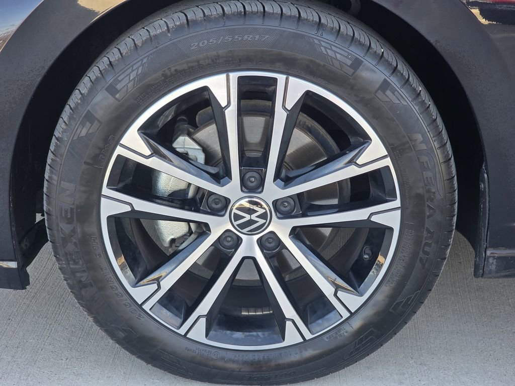 Used 2025 Volkswagen Jetta Sport image 8