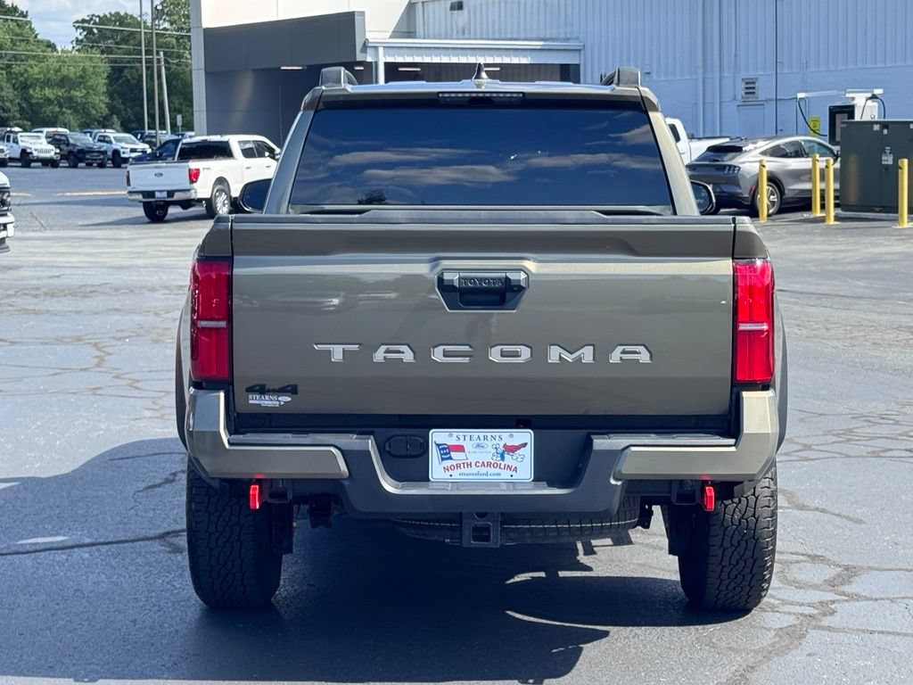 Used 2025 Toyota Tacoma TRD Off-Road AWD/4WD image 18