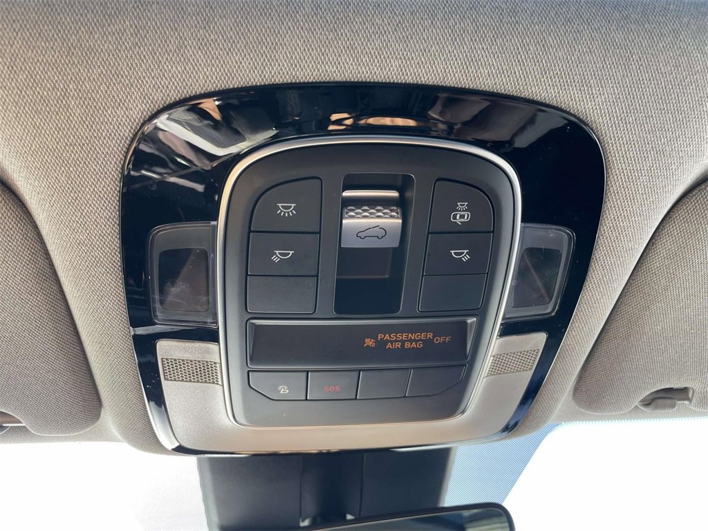 Certified 2022 Hyundai Santa Fe Limited image 32