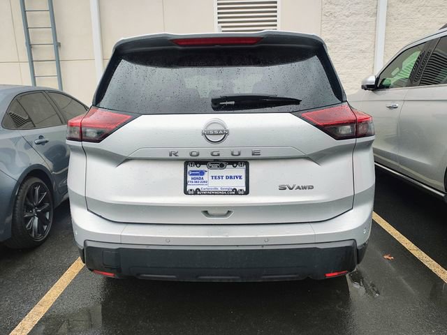 Used 2024 Nissan Rogue SV image 3