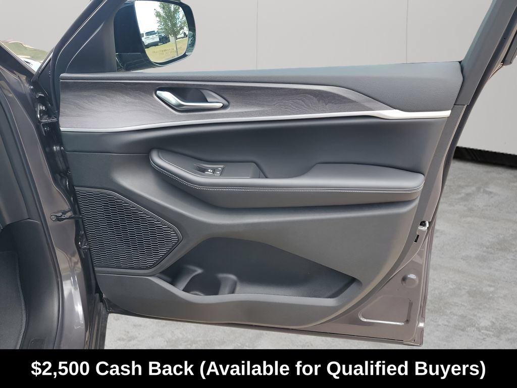 New 2025 Jeep Grand Cherokee L Limited w/ Luxury Tech Group II RWD image 44