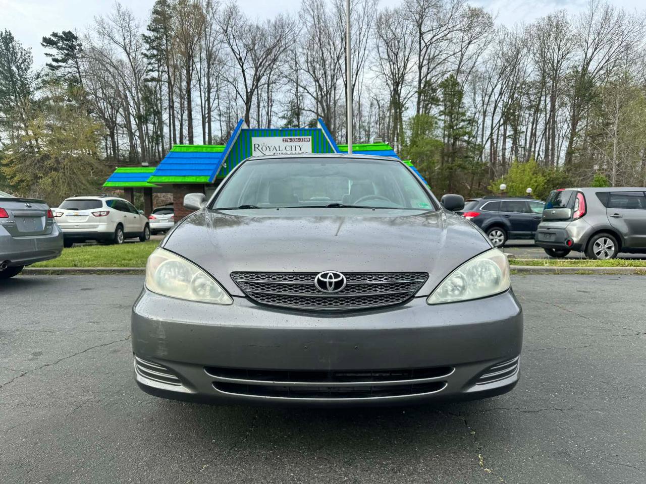 Used 2002 Toyota Camry LE FWD image 2
