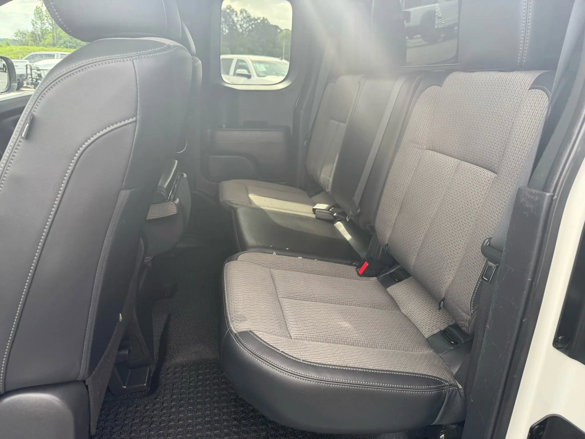 Used 2020 Nissan Titan S w/ S Utility Package image 15