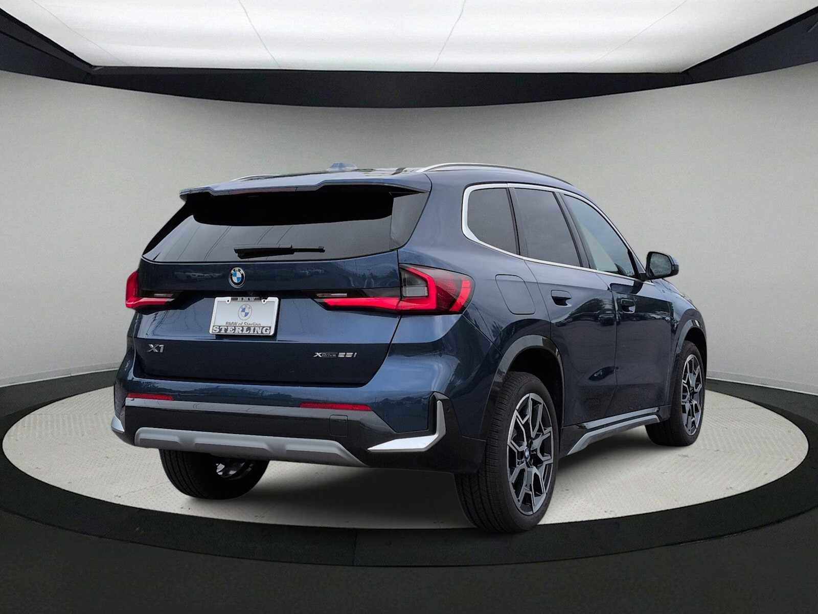 Used 2025 BMW X1 xDrive28i w/ Technology Package AWD/4WD image 8