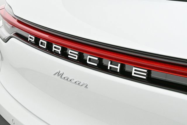 Certified 2026 Porsche Macan image 35