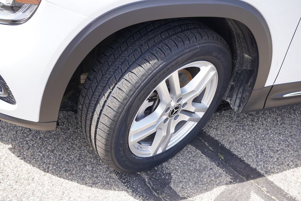 Used 2022 Mercedes-Benz GLB 250 4MATIC image 13