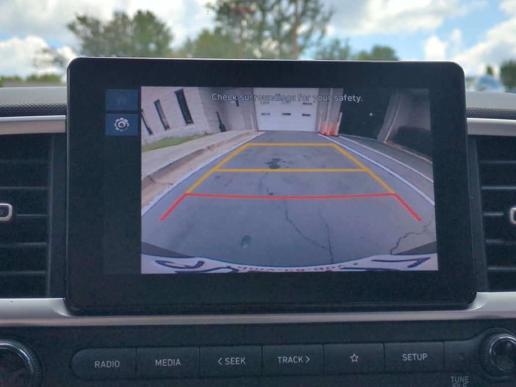 Used 2025 Hyundai Venue SEL FWD image 17