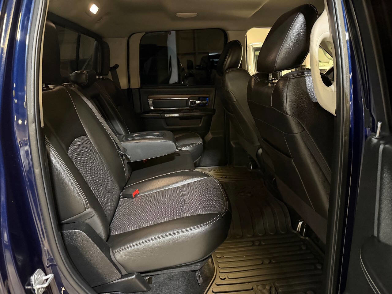 Used 2014 RAM 3500 Laramie w/ Cold Weather Group AWD/4WD image 18