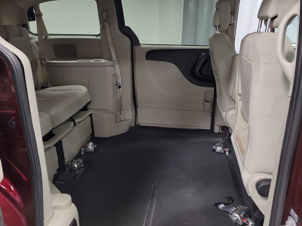 Used 2016 Dodge Grand Caravan SE w/ Quick Order Package 29E SE image 24