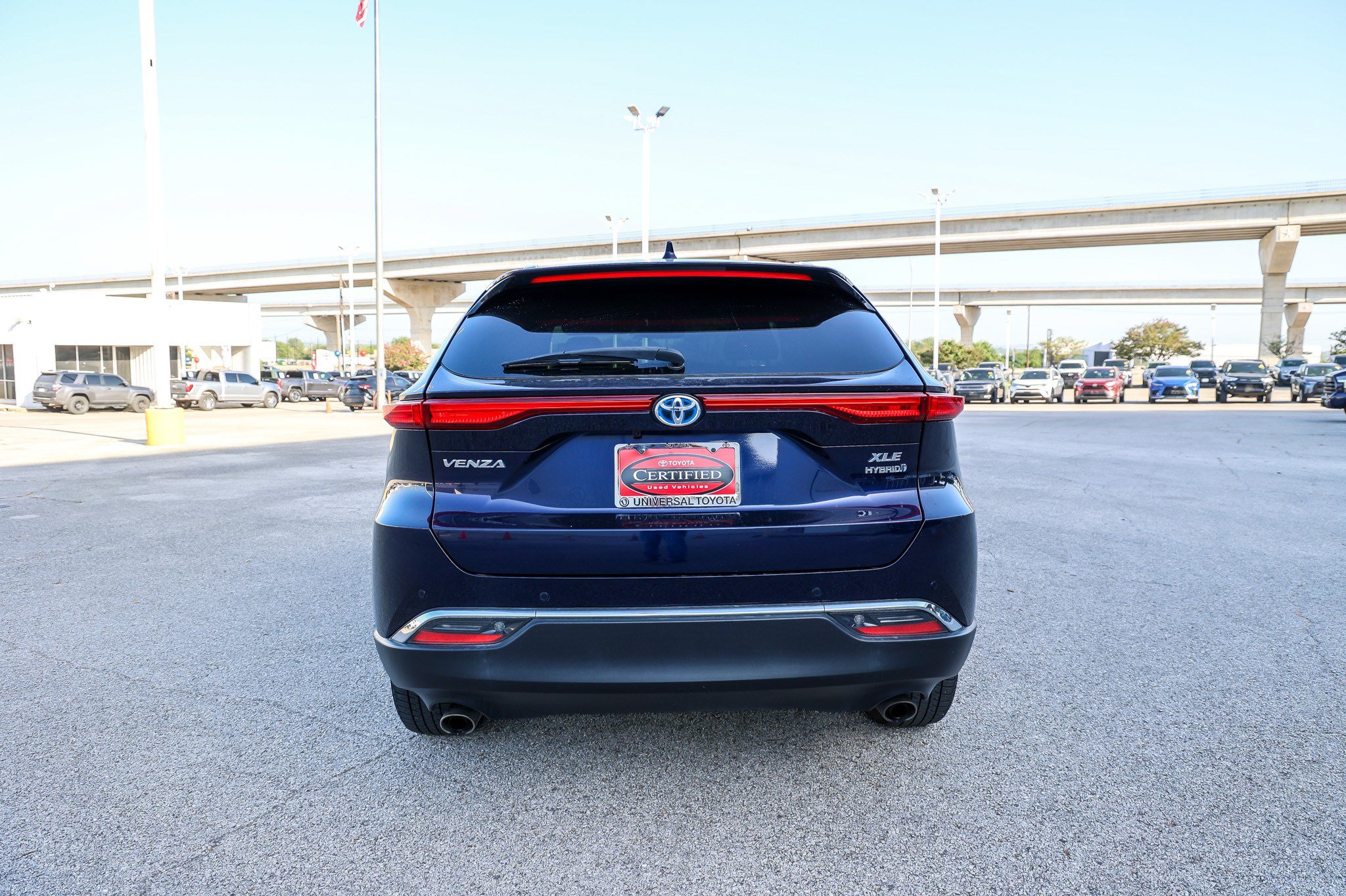 Certified 2022 Toyota Venza XLE AWD/4WD image 8