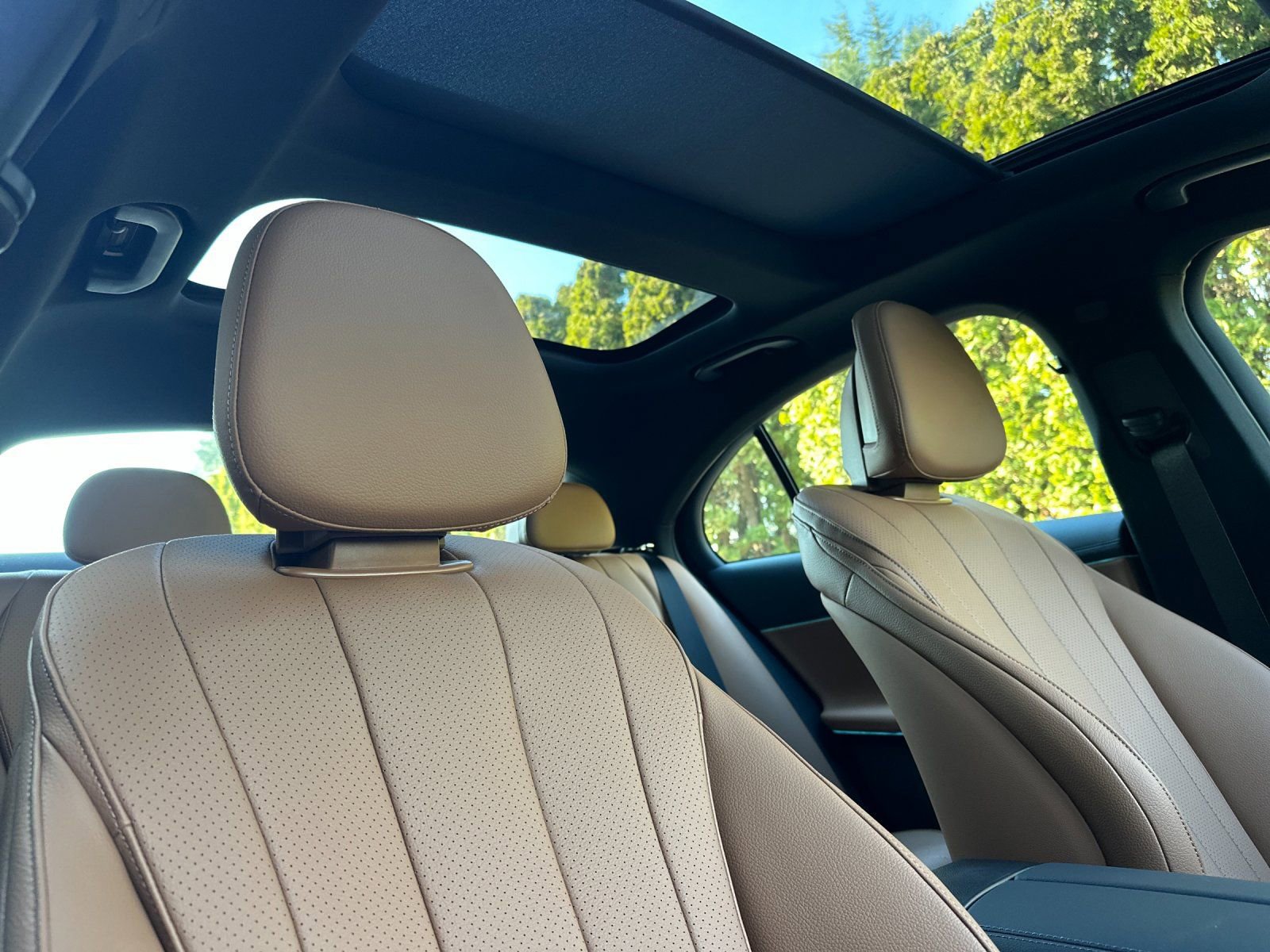 New 2026 Mercedes-Benz E 350 4MATIC Sedan image 16