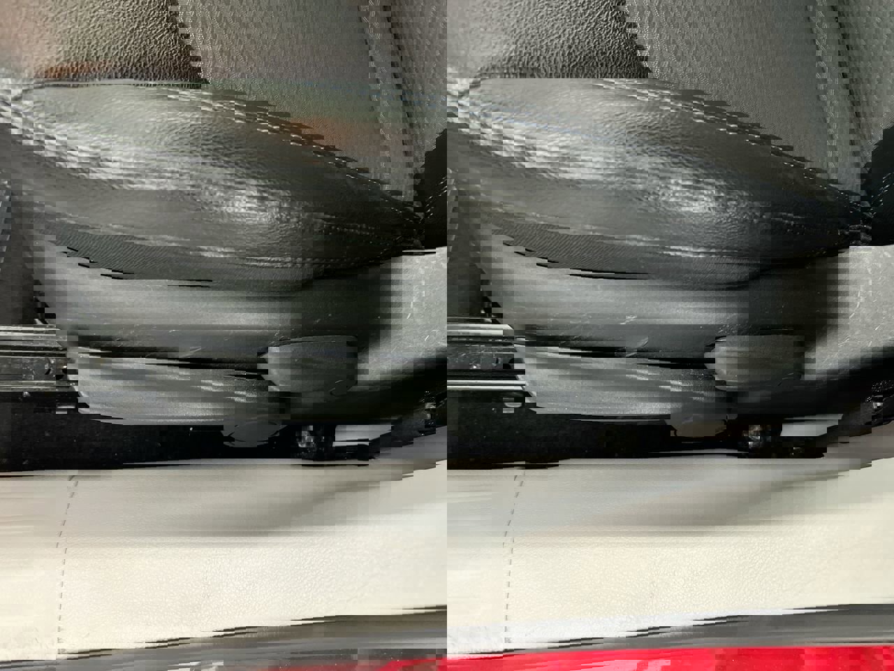 Used 2024 Jeep Compass Latitude image 13