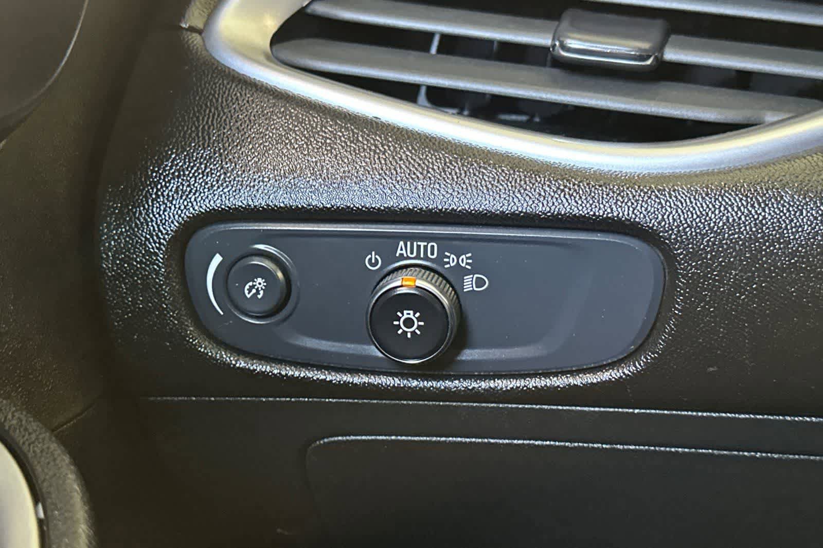 Used 2024 Chevrolet Malibu LT FWD image 31