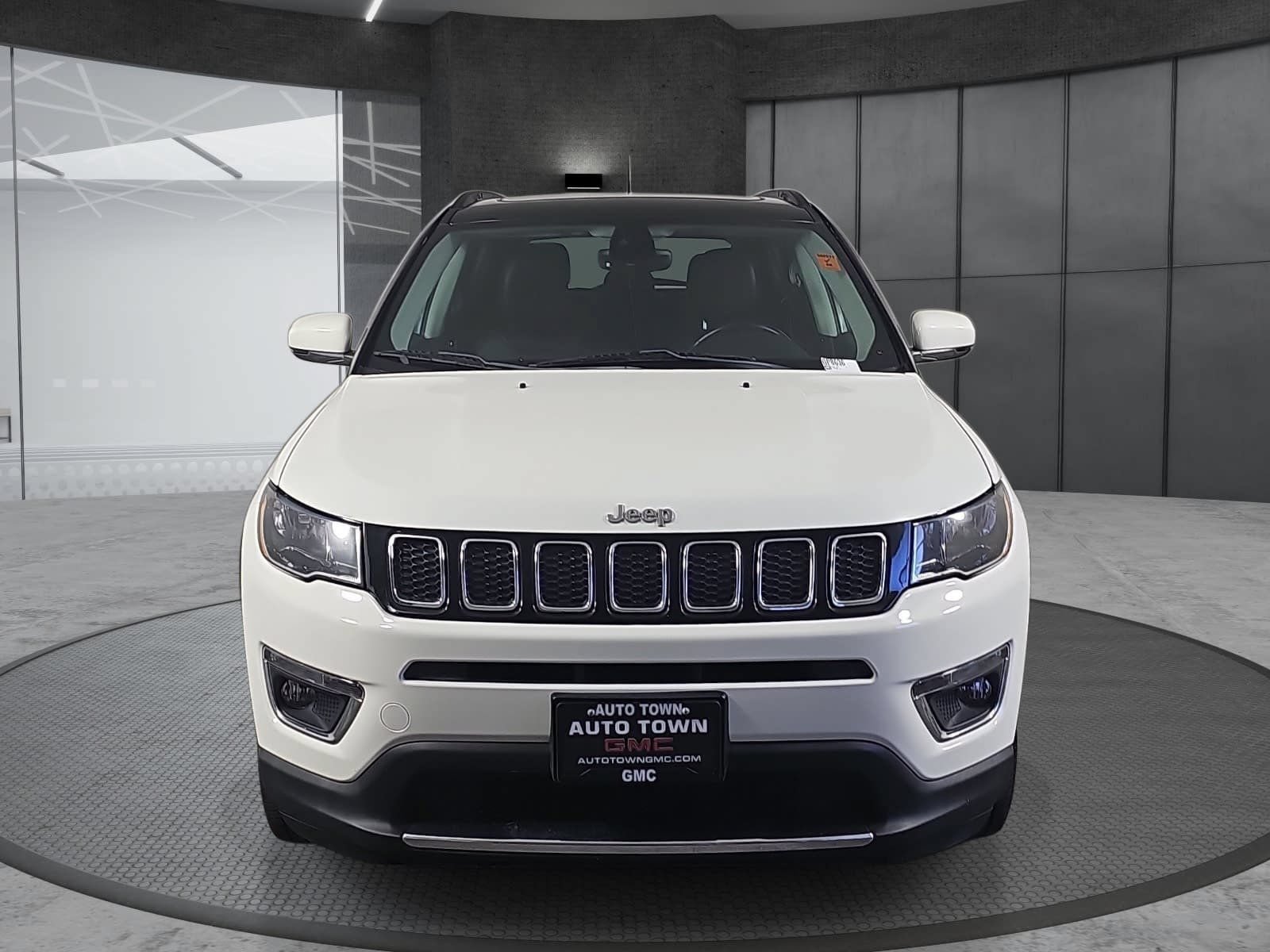 Used 2018 Jeep Compass Limited w/ Navigation Group AWD/4WD image 2