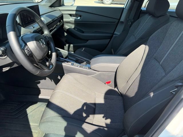 Used 2025 Honda Accord Sport image 9