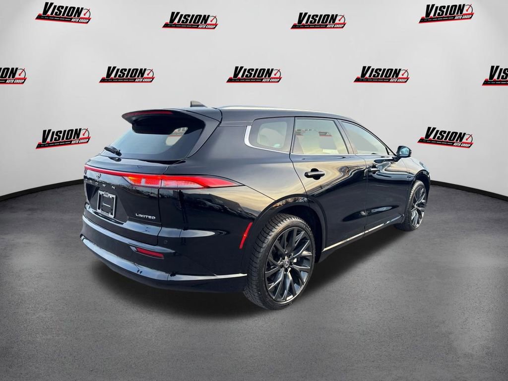 Used 2025 Toyota Crown Signia Limited image 5