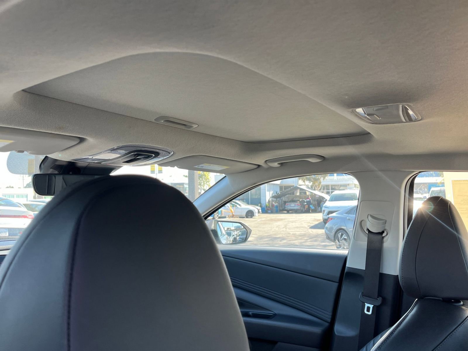 Used 2025 Hyundai Elantra Limited image 29