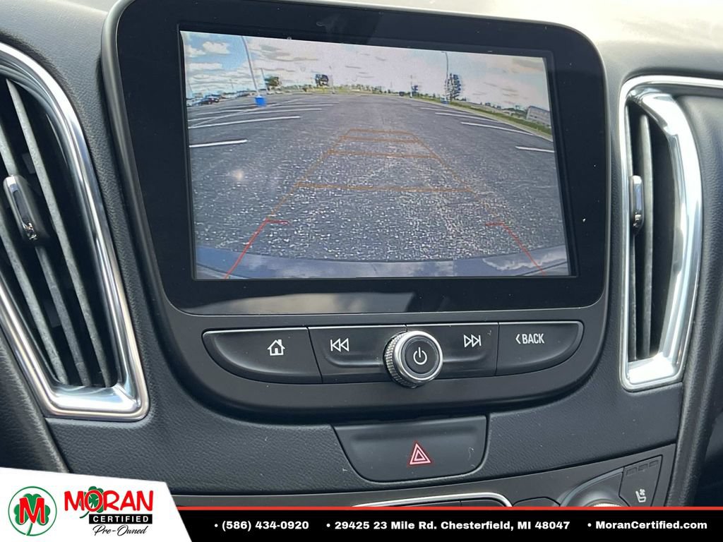 Used 2018 Chevrolet Malibu Premier w/ Premier Sun and Wheel Package FWD image 23