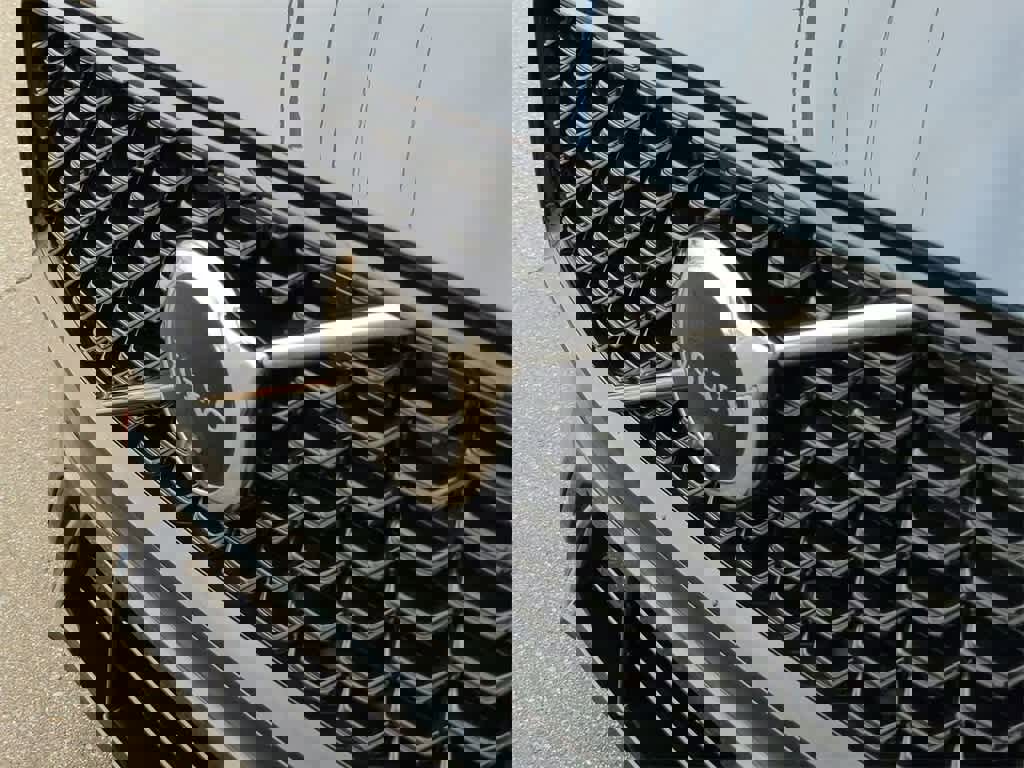 New 2025 Volvo XC60 T8 Plus w/ Protection Package Premier image 10