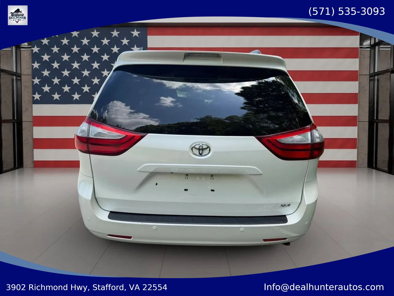 Used 2015 Toyota Sienna XLE w/ XLE Navigation Package FWD image 6
