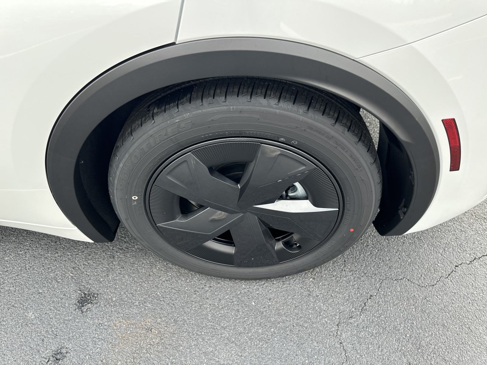 New 2024 Toyota Prius LE FWD image 12
