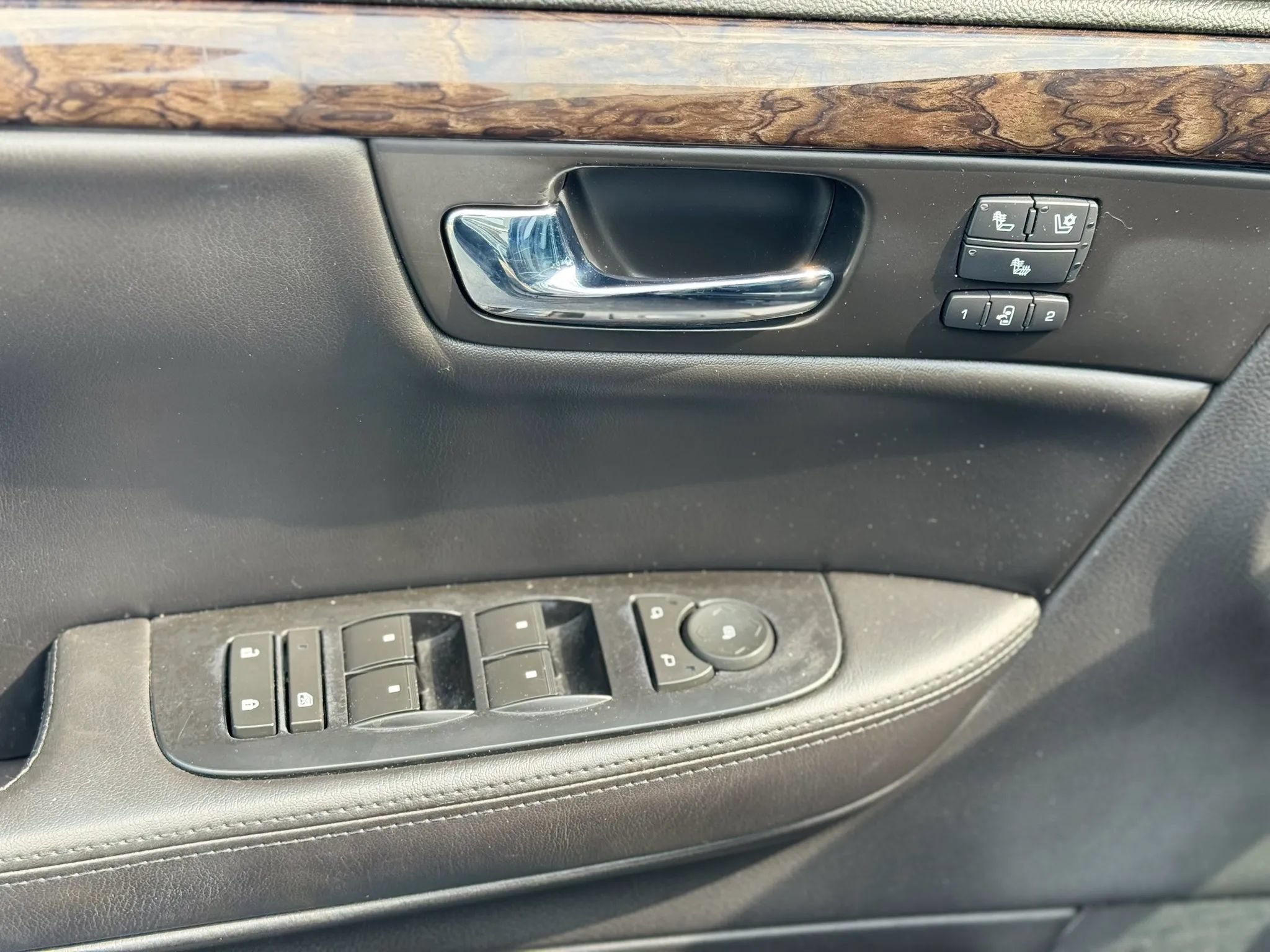 Used 2010 Cadillac DTS FWD image 9