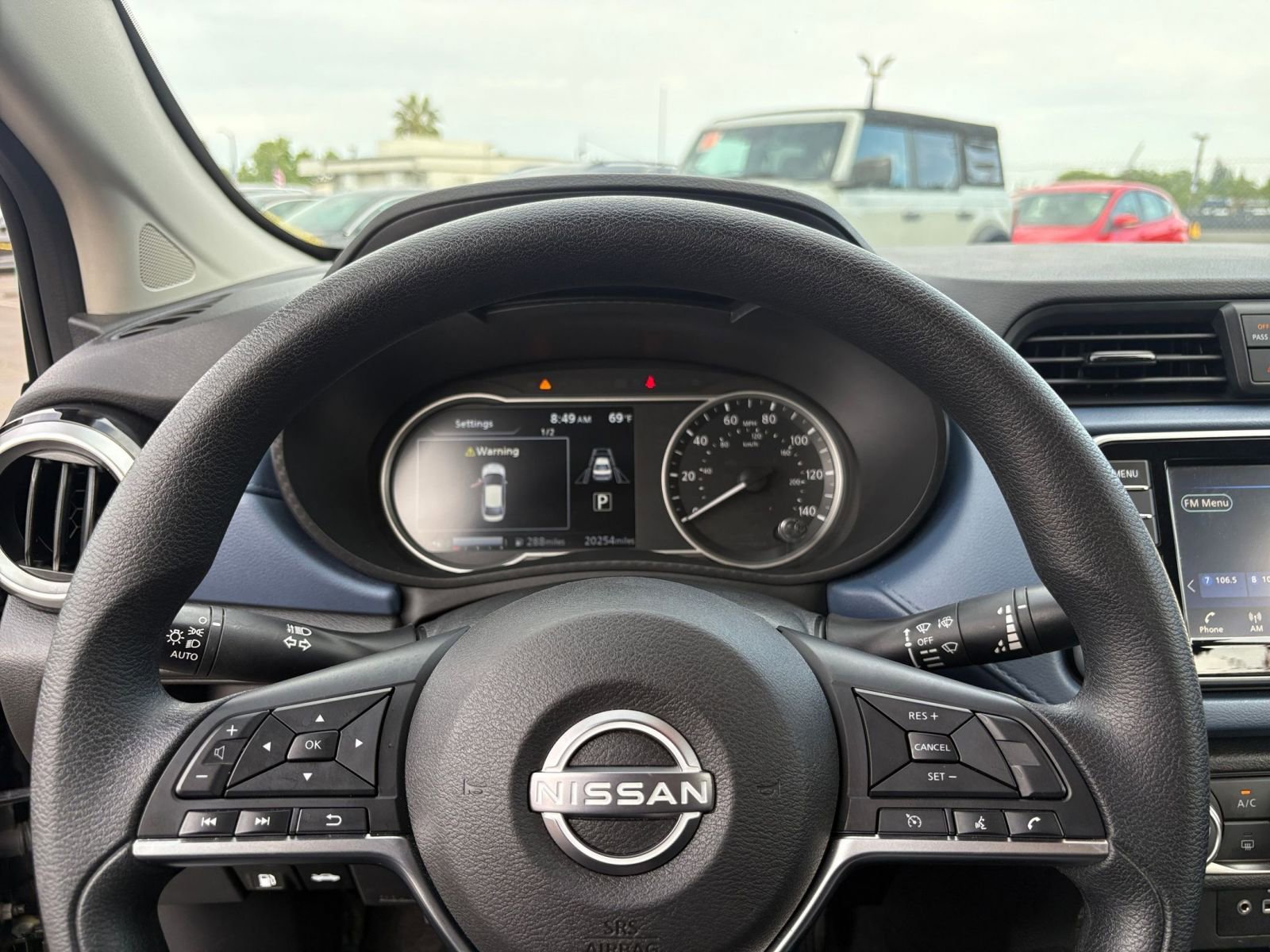 Used 2025 Nissan Versa SV w/ Trunk Package image 25