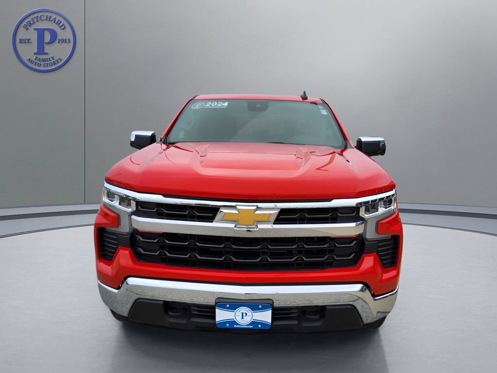 Used 2024 Chevrolet Silverado 1500 LT AWD/4WD image 2