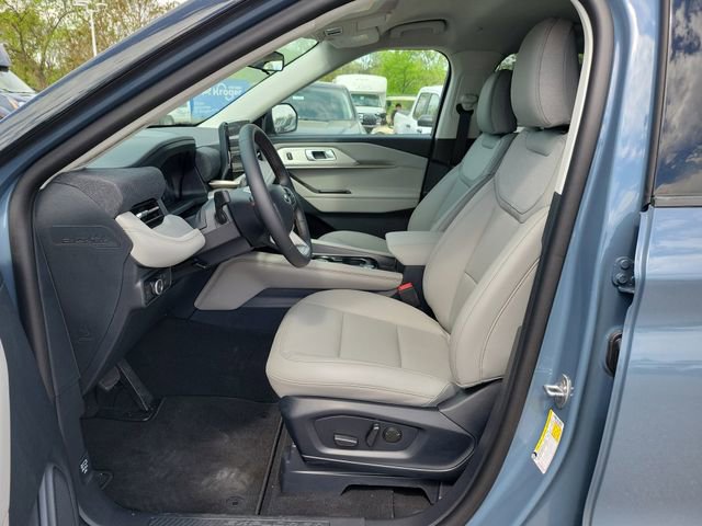 New 2026 Ford Explorer Active w/ Active Comfort Package AWD/4WD image 17
