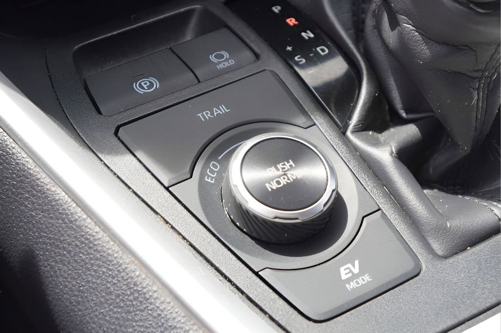 Used 2025 Toyota RAV4 XLE image 29