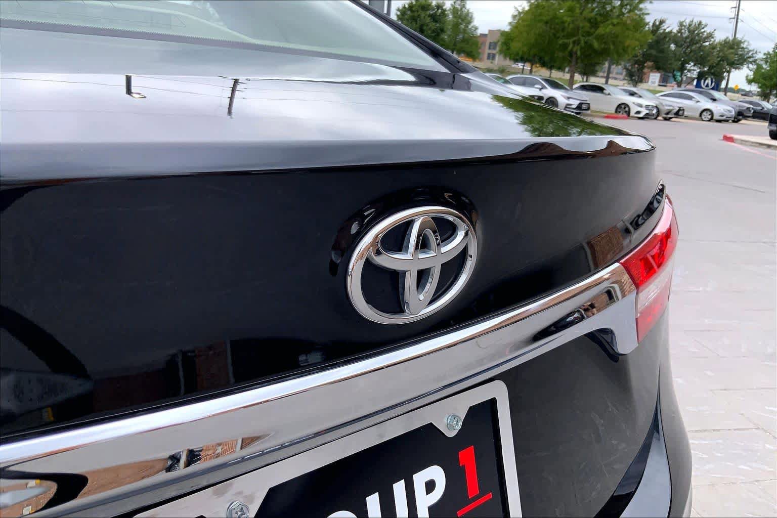 Used 2014 Toyota Avalon XLE Touring FWD image 31
