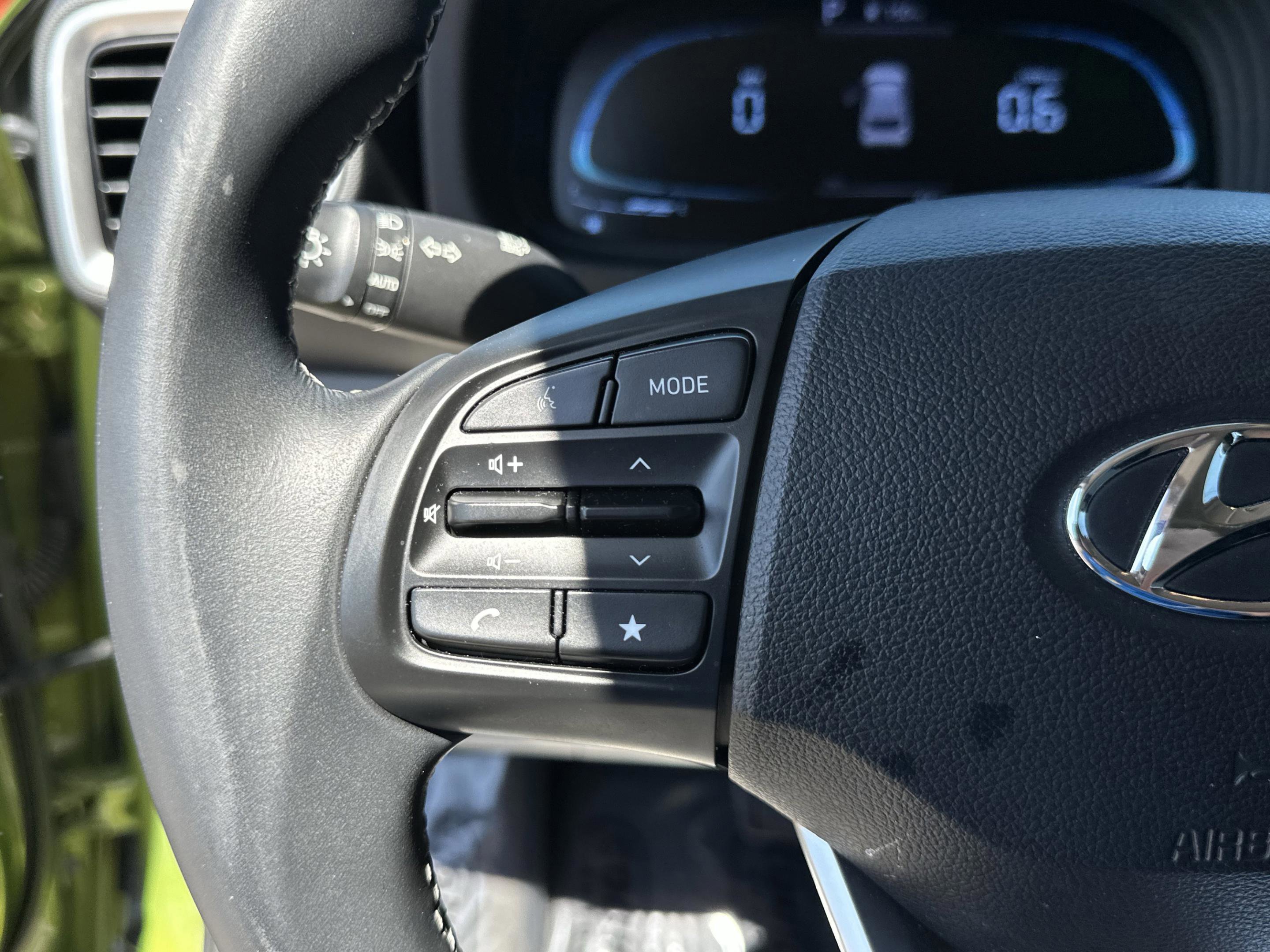 Certified 2023 Hyundai Venue SEL FWD image 27