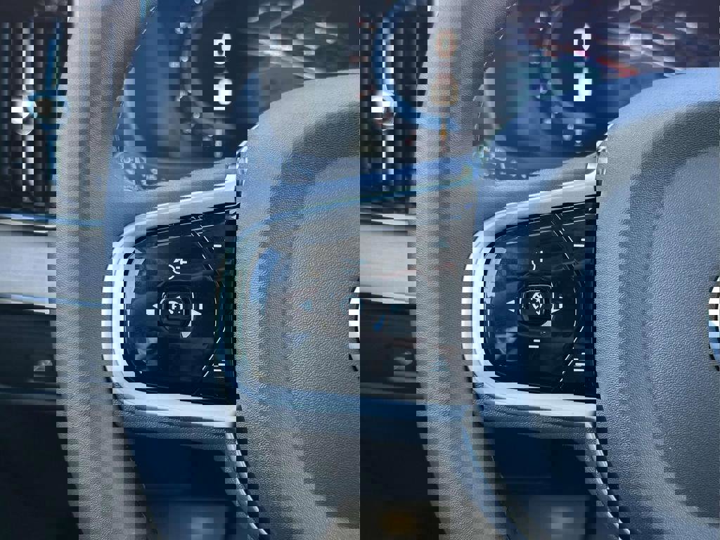 New 2025 Volvo XC90 T8 Plus w/ Protection Package Premier image 8