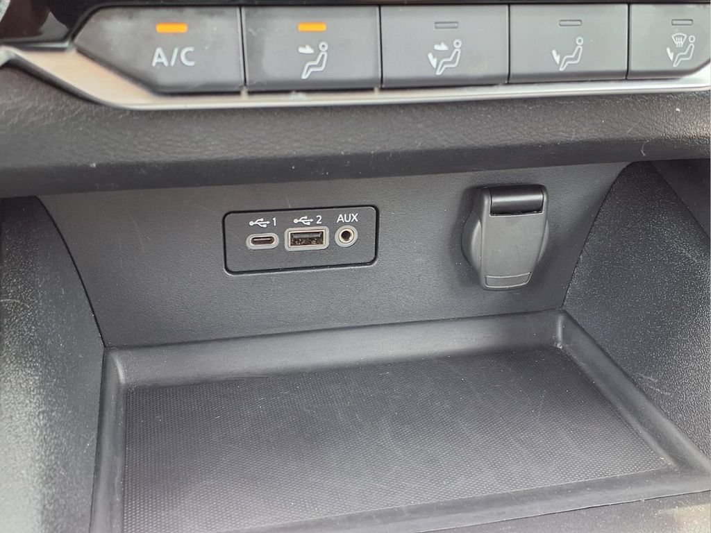 Used 2025 Nissan Altima 2.5 SV FWD image 13