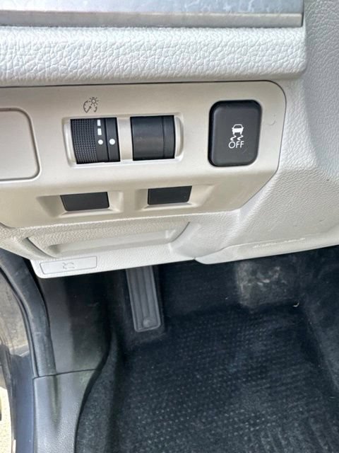Used 2018 Subaru Forester 2.5i Premium w/ All-Weather Package AWD/4WD image 17