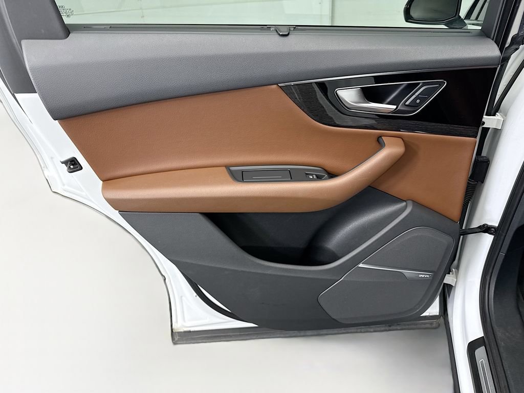 Used 2018 Audi Q7 3.0T Prestige w/ Prestige Package image 25