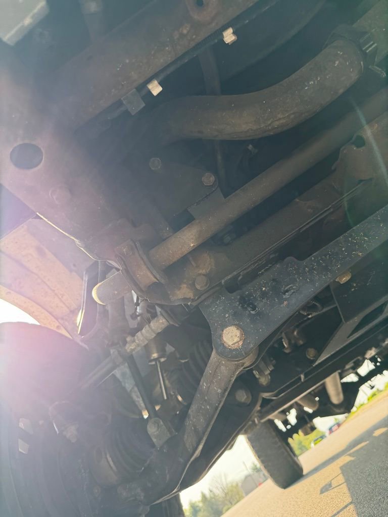 Used 2004 Chevrolet Silverado 2500 LT w/ Heavy-Duty Power Package image 6