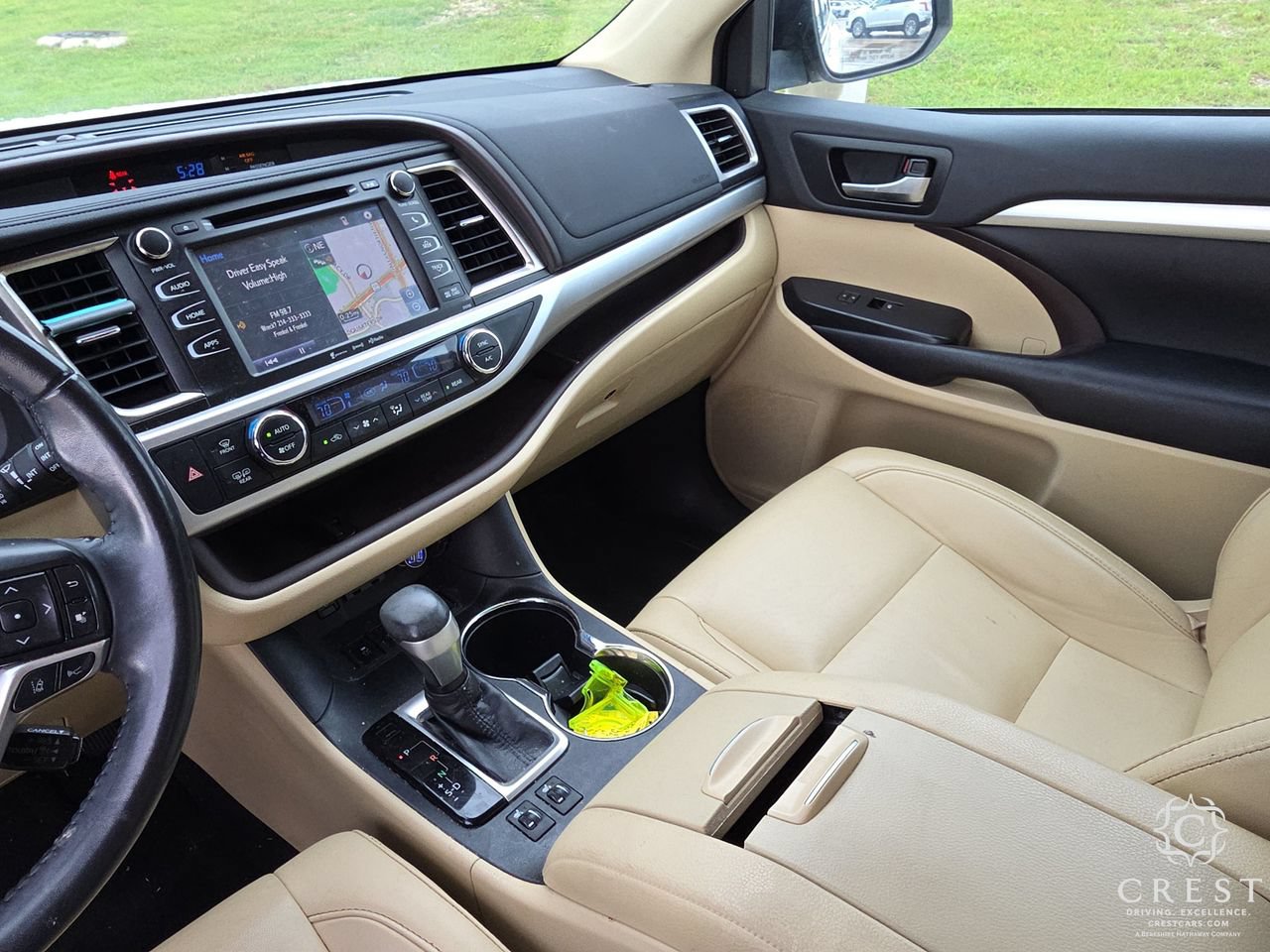 Used 2019 Toyota Highlander XLE FWD image 17
