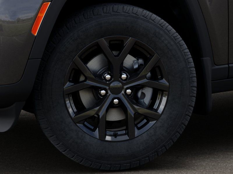 New 2026 Jeep Grand Cherokee Laredo image 8