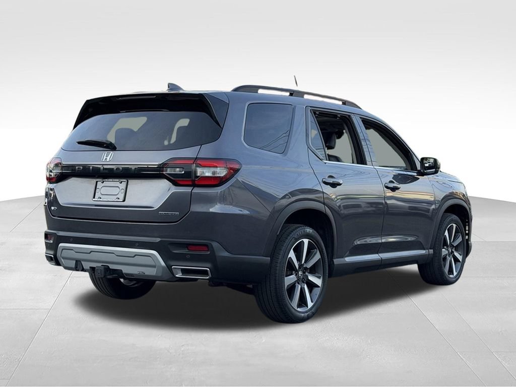 Used 2023 Honda Pilot Touring image 9