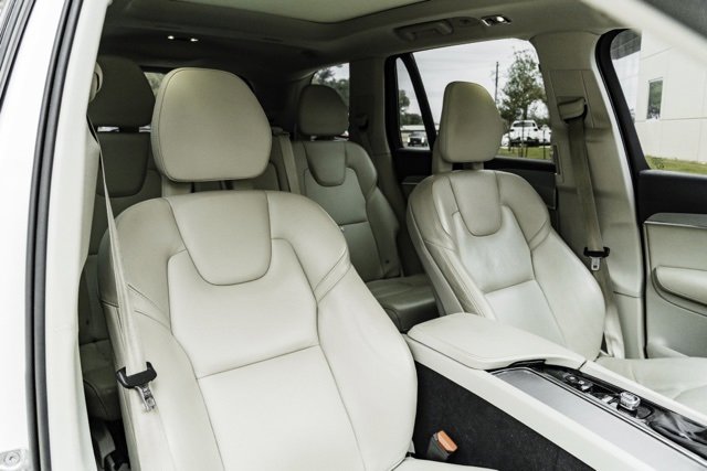 Used 2021 Volvo XC90 T5 Momentum w/ Climate Package image 27